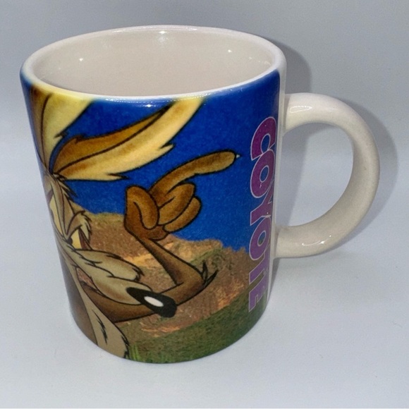 1996 Vintage Cartoon Mug Loony Tunes Wilee Coyote 10oz Speed Runner - Picture 14 of 15
